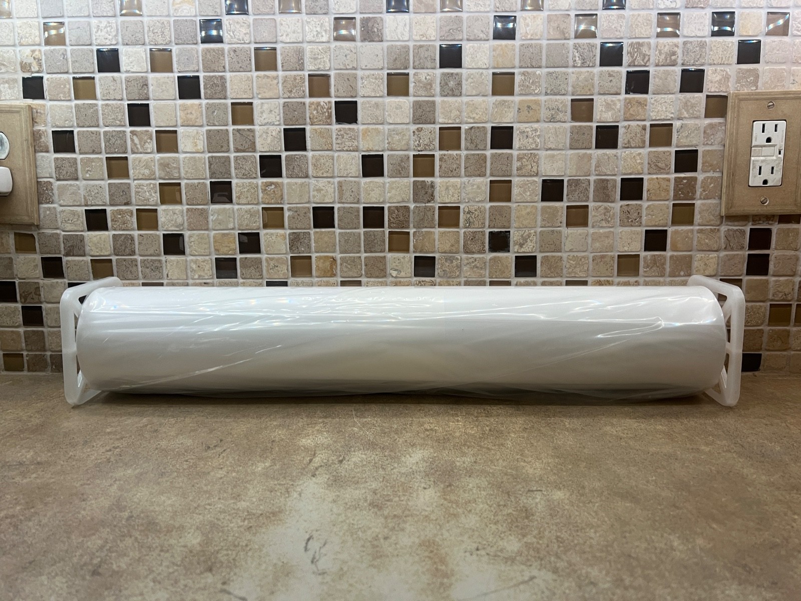 Canon USA 0849V349 170 gsm, 24″ x 100 feet, Roll Matte Coated Paper