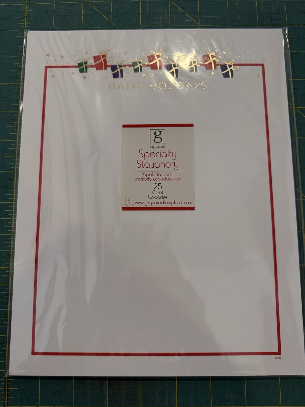 Christmas Specialty Paper – Happy Holidays / 25 Count
