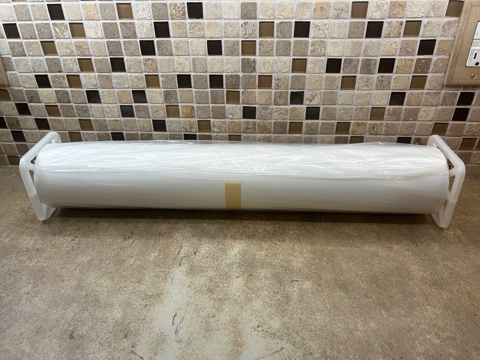 Canon USA 0849V349 170 gsm, 24″ x 100 feet, Roll Matte Coated Paper